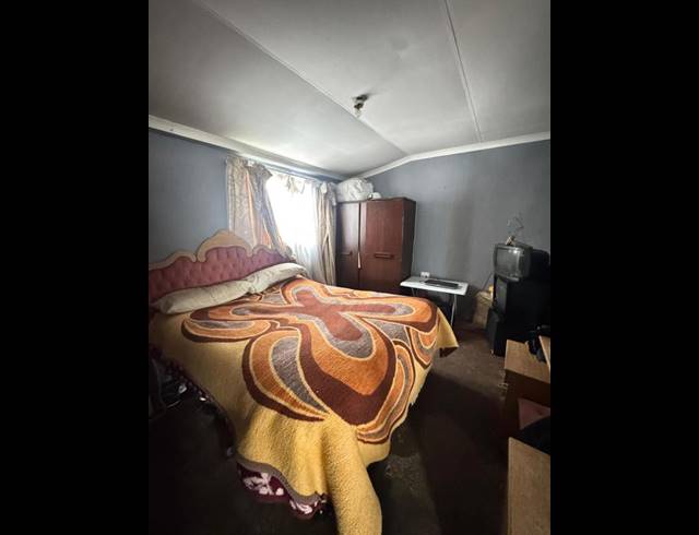3 BEDROOM HOUSE FOR SALE IN DIEPKLOOF ZONE 6